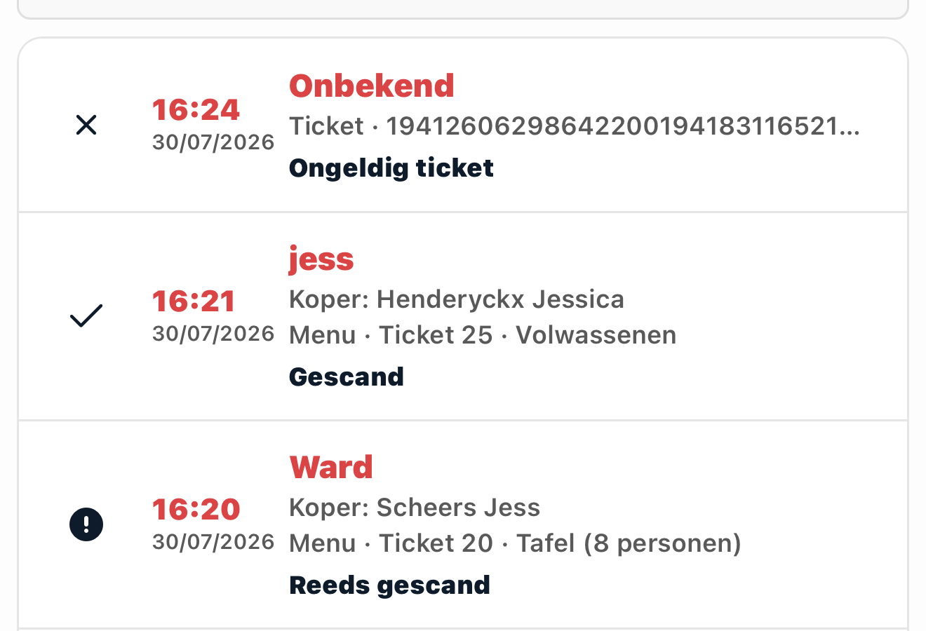 De Geschiedenis-tab van de Clubwise scanner-app met per scan de status: gescand, reeds gescand of ongeldig ticket